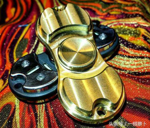 玩弄手指间清空各种烦恼，Torqbar指尖陀螺