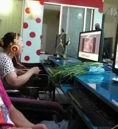 过马路一定要减速慢行,过马路一定要慢点走