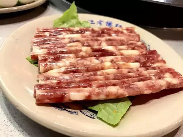 干倒了卖龙虾的，又抢了酒吧生意！这家店到底有什么魔力？