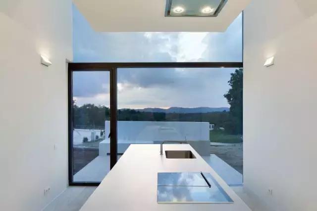 巴塞罗那剧院里的雕塑,巴塞罗那凯旋门前雕塑