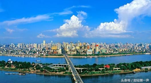 现在是征房产税最佳时机？美35位医生：特朗普有精神病