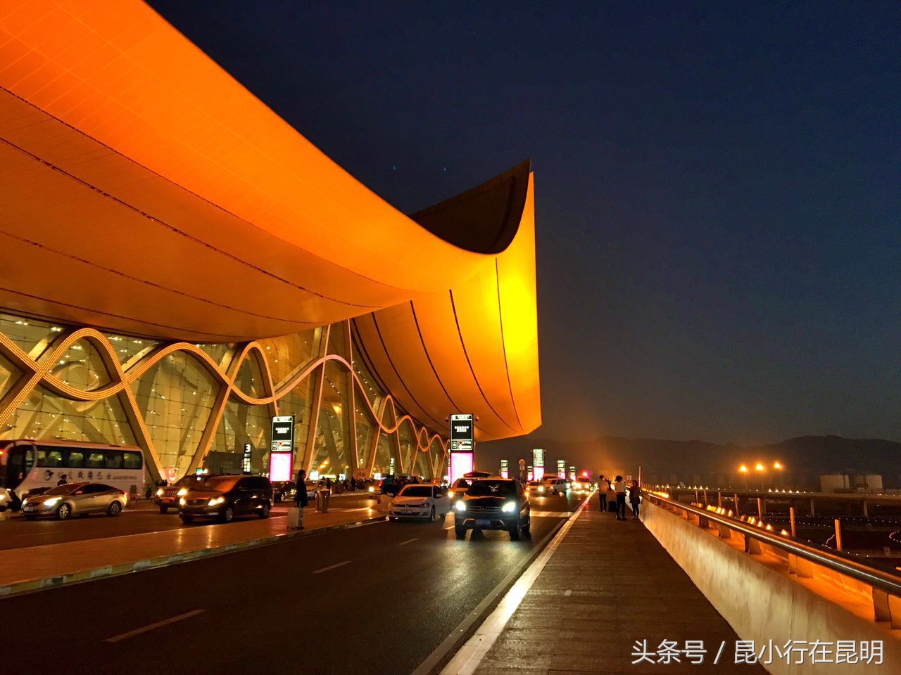 昆明机场巴士火车站乘车点,919路公交车路线昆明