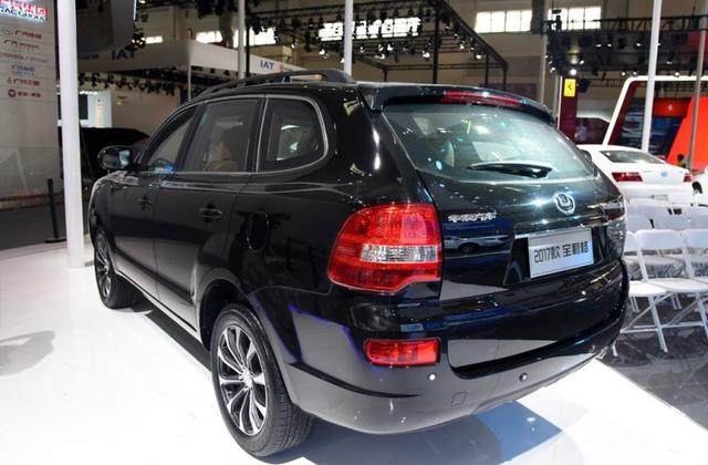 这款6万多起的suv加长又增配,这款suv性价比超高外形小巧精致