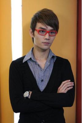 王凯就是有实力也有运气的演员,王凯丑女无敌与现在对比