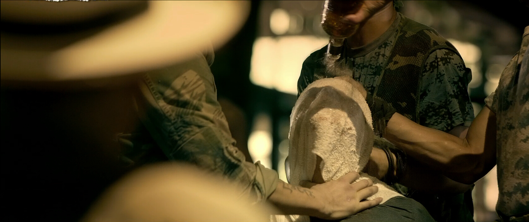 新戏惨遭活虐，撞断脚仍坚持拍摄，看《非凡任务》如何逆袭上位！