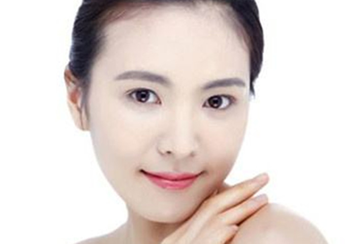 敷面膜坚持多久可以有效改善肌肤,香蕉蛋黄牛奶面膜适合怎样的肤质