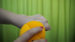 迪丽热巴关晓彤同款洗脸神器大PK!科莱丽vs露娜谁更好用?