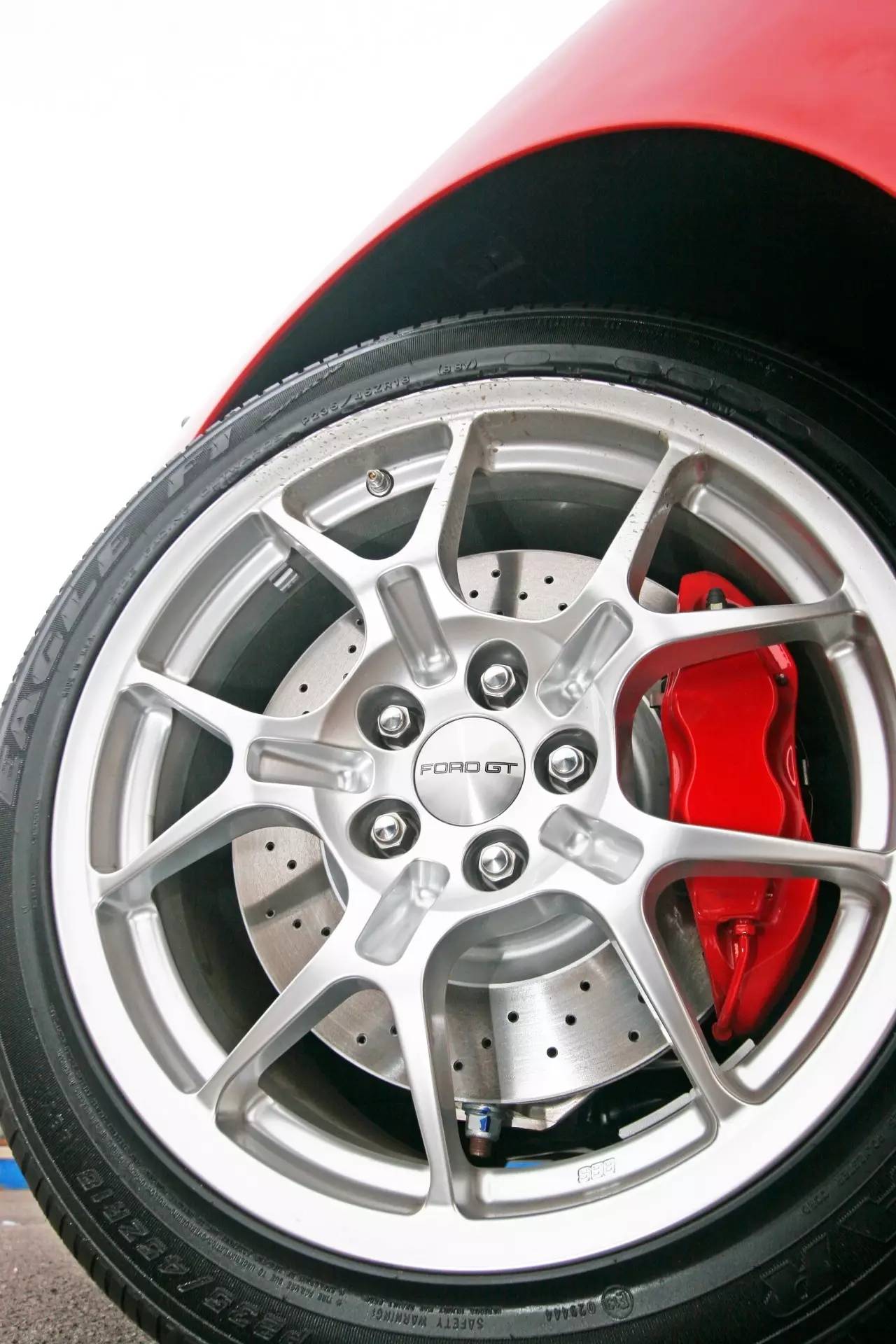 从赛道到街道开车乐趣,福特gtvs保时捷911