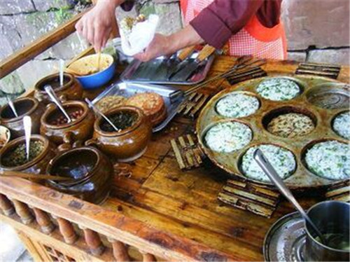 恩施凤凰古城网红小吃,长沙的小吃和凤凰古城一样不