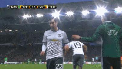 一战折3将，如何硬磕联赛杯决赛？曼联这场比赛值吗？