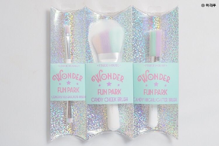 爱丽小屋粉色眼影盘,爱丽小屋提亮眼影