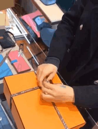 爱马仕专柜曝出假包,爱马仕售假包