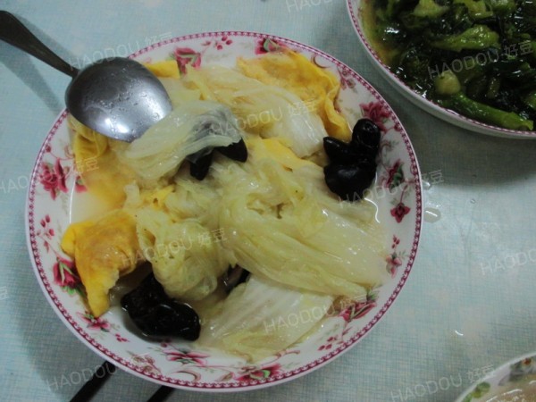 凉拌酸甜口味的绿豆粉皮,抚仙湖清汤青鱼做法