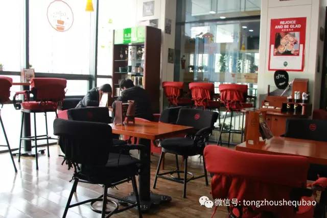 喝着咖啡、玩着手机候诊的潞河医院，您还认识嘛？