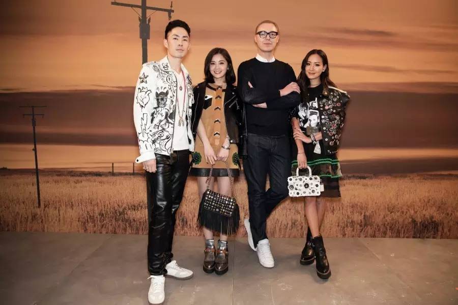 我哭,又跟着阿Sa、吴建豪、Selena 种草了Coach的2017秋冬系列
