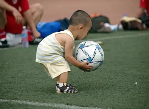 足球就是一辈子的情人,足球的情人