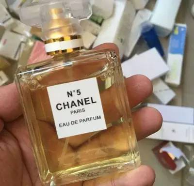 带这么多化妆品回国会被海关扣吗,海外化妆品被海关扣货的原因