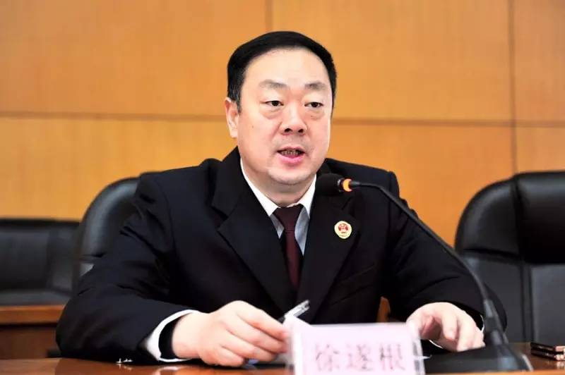 402期干的怎么样，上台亮一亮；先进谁能行，干警评一评