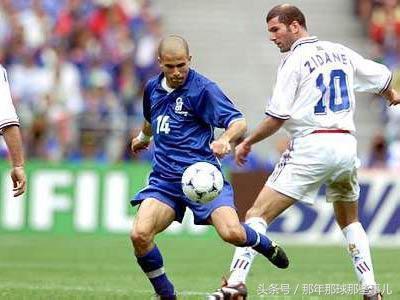 两届世界杯踢丢点球巴乔扼腕痛惜,98年世界杯法国vs意大利点球大战