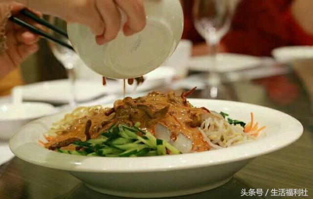 哈尔滨地铁哪一站有美食,哈尔滨地铁1号线小吃街