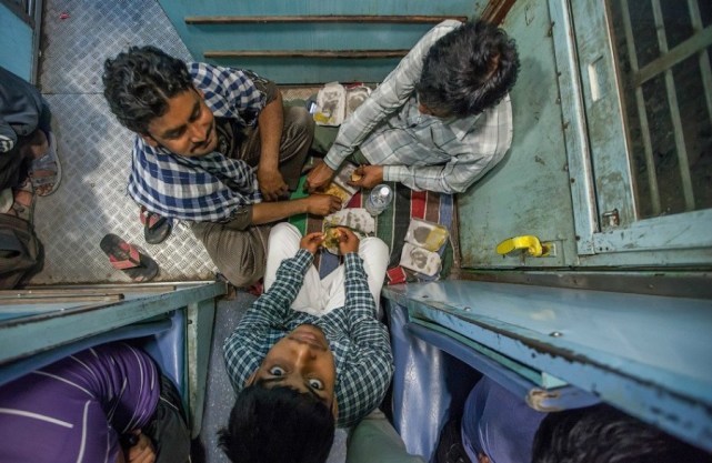 对比印度火车和中国高铁,印度的火车真的那么落后吗