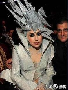 邓紫棋皮裤和别的女星对比,邓紫棋皮裤大盘点