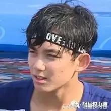 鹿晗的口罩、陈伟霆的玩偶、景甜的发箍，明星同款get无压力！