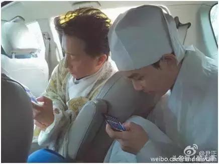 鹿晗杨幂一起打游戏,杨幂带鹿晗去玩游戏