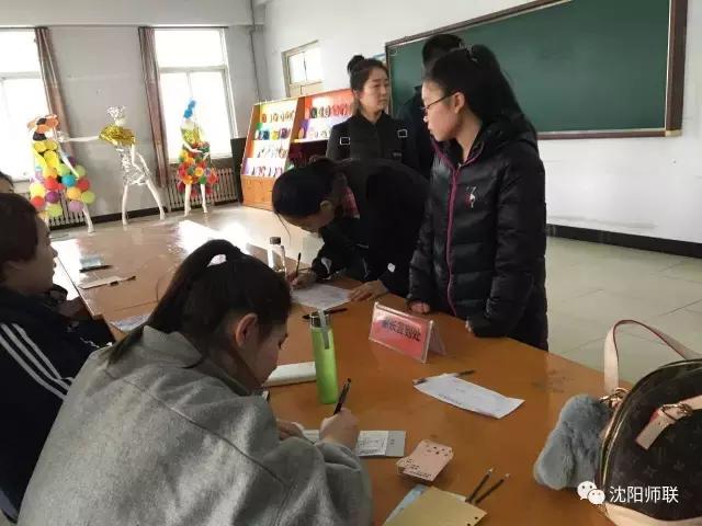 新生报名场面火爆,幼儿园报名火爆事件