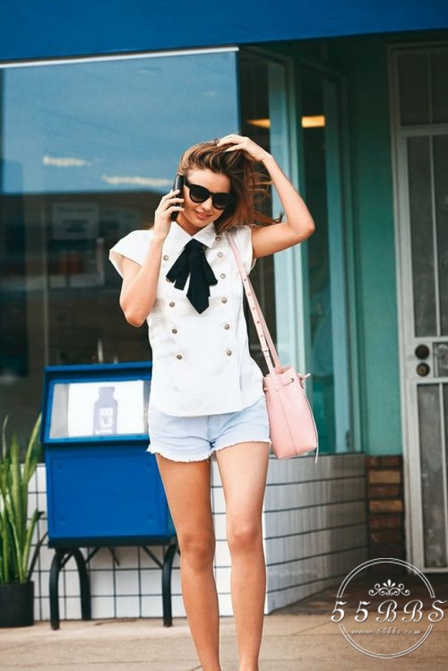 mansurgavriel贵么,mansur水桶包还流行吗