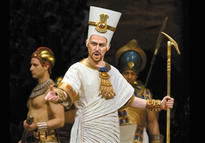 威尔第阿依达之凯旋进行曲选段,威尔第歌剧《阿依达》第二幕