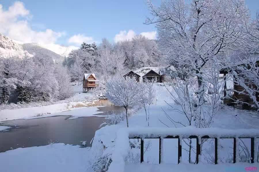 雪竟下得那么认真？居然感动了孟非踏雪来到江西，等不及了快上车
