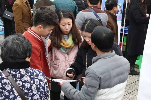 2023春风行动招聘会现场照片,春风行动招聘会信息在哪发布
