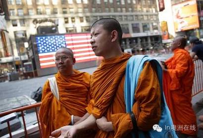 怒!亚洲假和尚已席卷世界各国骗钱!不止是伦敦!老外们都毛了!