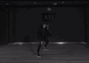 辣条有话说：好尴尬奥斯卡颁错奖，易烊千玺送福利自编现代舞，朱七七否认出轨发声明，杨幂戏服卖8000元