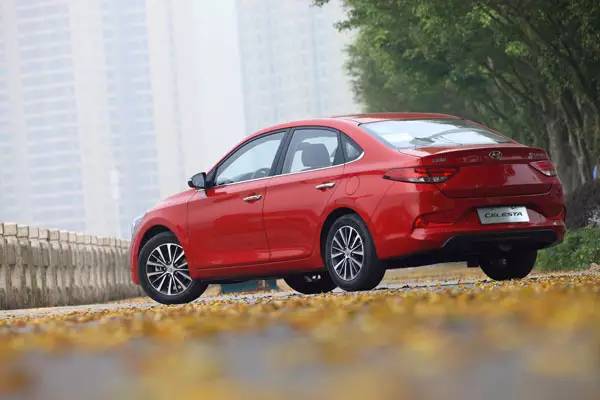 10年现代悦动自动挡试驾视频,北京现代新悦动瑕疵