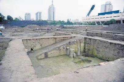 揭秘！沉睡在市中心的千年摩诃池，为你直播！