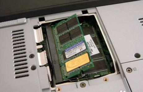 笔记本装两个内存条怎么不开机呀,笔记本内存条可以装在台式机上吗