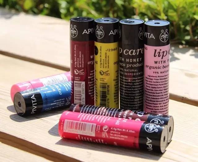 10款颜值爆表的有机天然小众润唇膏~不过百元，就能彻底滋润你，男票也能放心吃了！