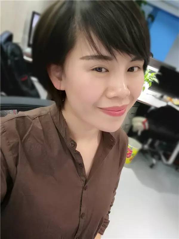 鍗庝负p10鎽勫儚澶存槸绱㈠凹鐨勮繕鏄緯鍗$殑,寰曞崱闀滃ごsummilux鍗庝负p10