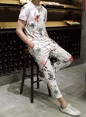 琛楀ご绌挎惌璧扮澶忓娼敺,娼敺鏈嶈鎼厤澶忓瀛︾敓