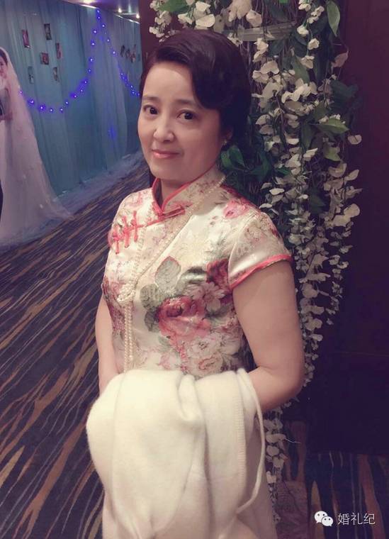 陈妍希刘诗诗婚礼妈妈都穿旗袍！妈妈要得体只能穿旗袍？