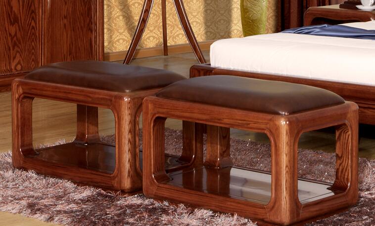床和床尾凳色彩搭配高级感,卧室床带床尾凳时尚