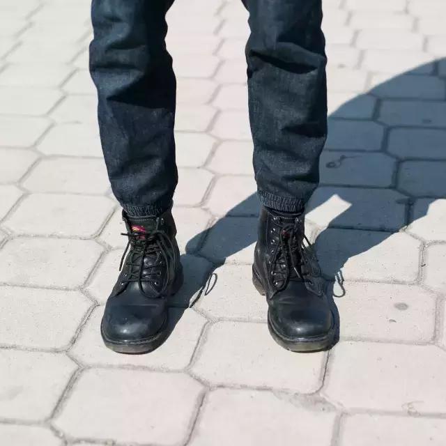 报告老师，中州大学的学生不好好穿衣服！