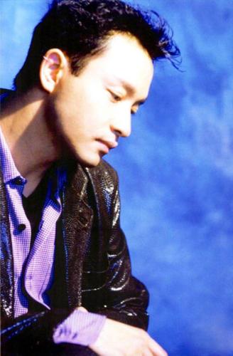 张国荣在韩国的影响力,韩国人看哥哥张国荣经典镜头