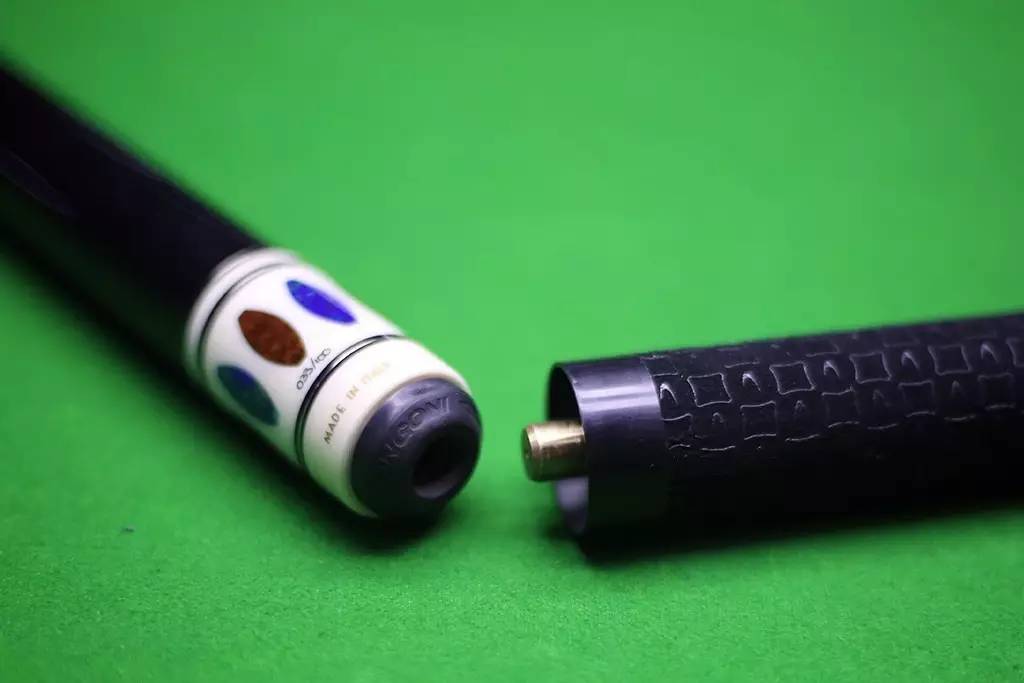 张堃鹏曾用过什么品牌的球杆,世界冠军张堃鹏表演