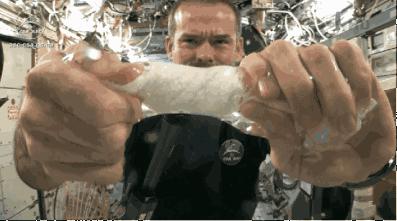 新娘:等我玩完这把联盟在和你结婚