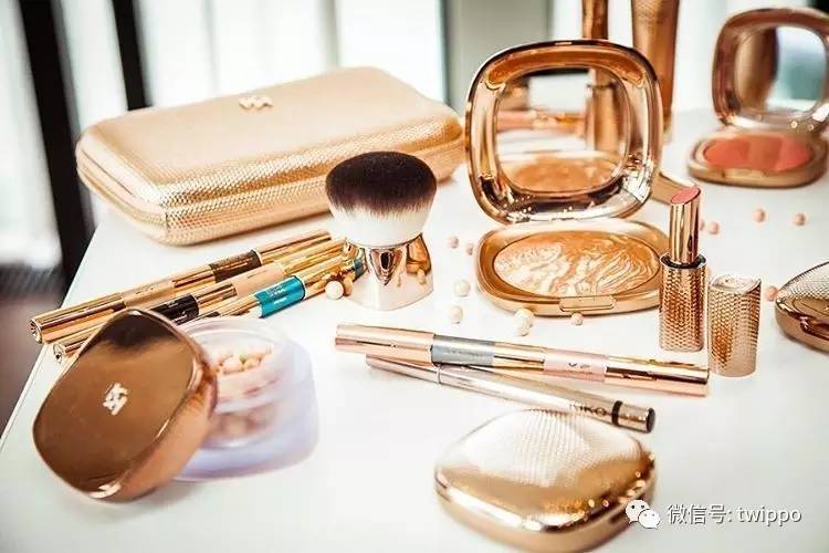 阿玛尼彩妆推荐平价款女,阿玛尼秀场时装