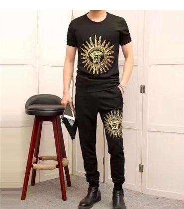 琛楀ご绌挎惌璧扮澶忓娼敺,娼敺鏈嶈鎼厤澶忓瀛︾敓