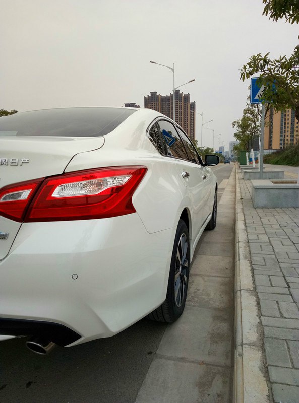 新天籁2.0时尚版,新天籁2.0悦享版